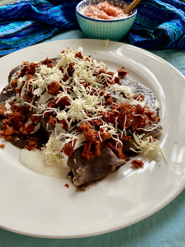 Enfrijoladas con Chorizo