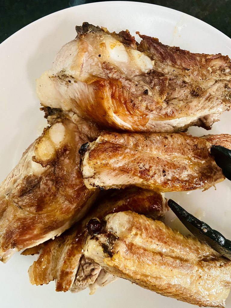 Browned pork ribs