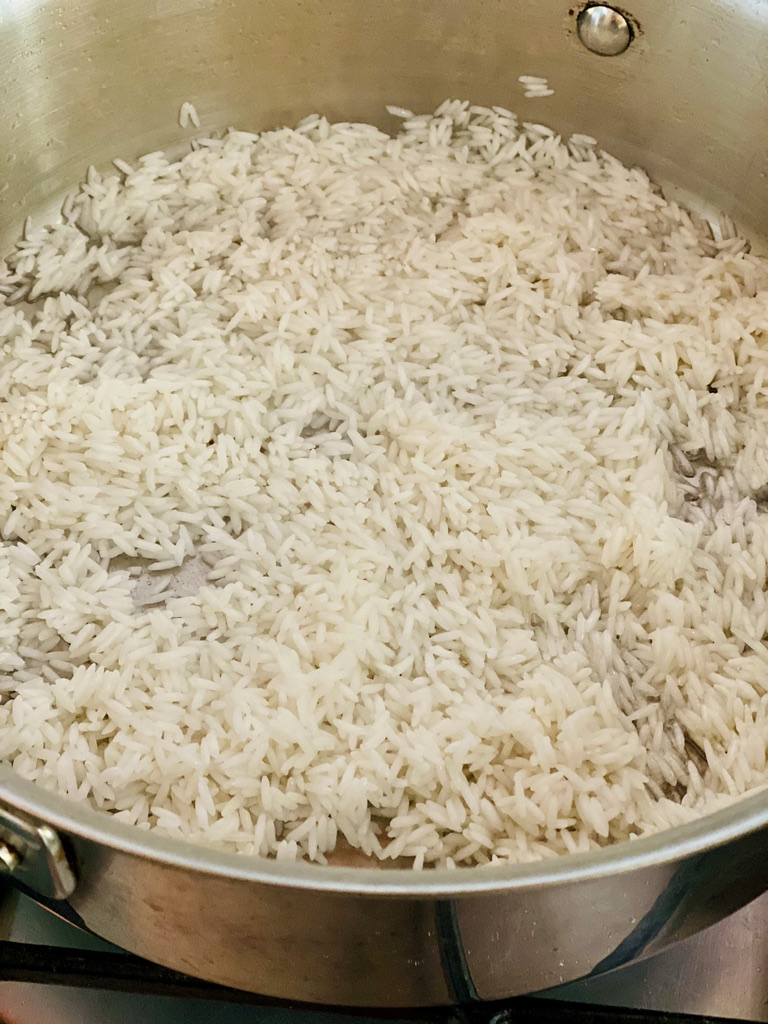 Rice cooking in hot oil