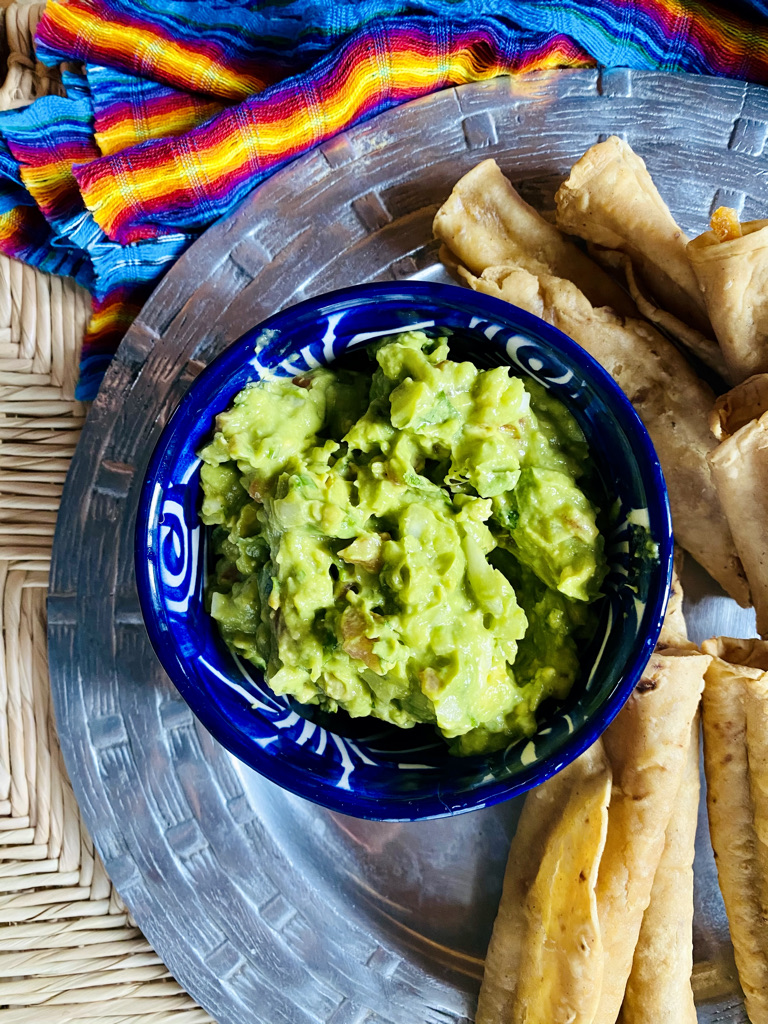 Guacmole with delicious crunchy tacos