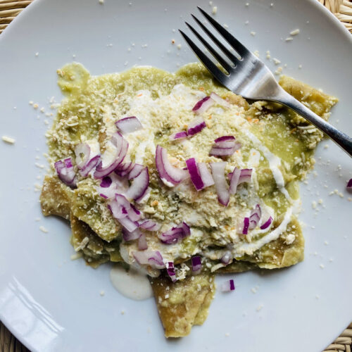 Chilaquiles suizos plated