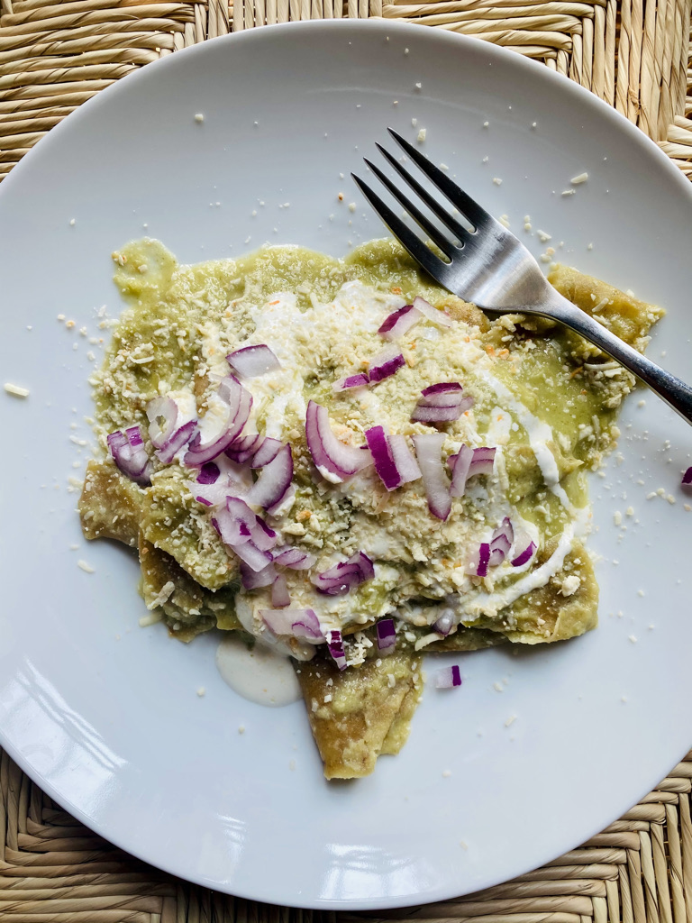 Chilaquiles suizos plated