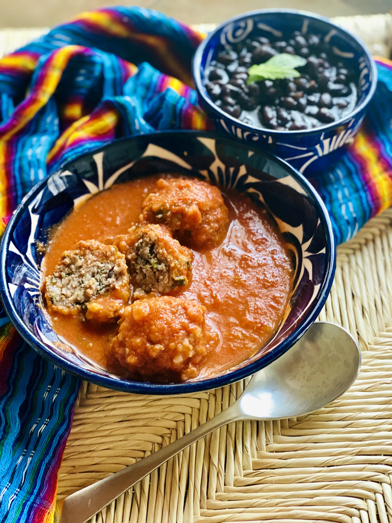 Mexican meatballs with black beans