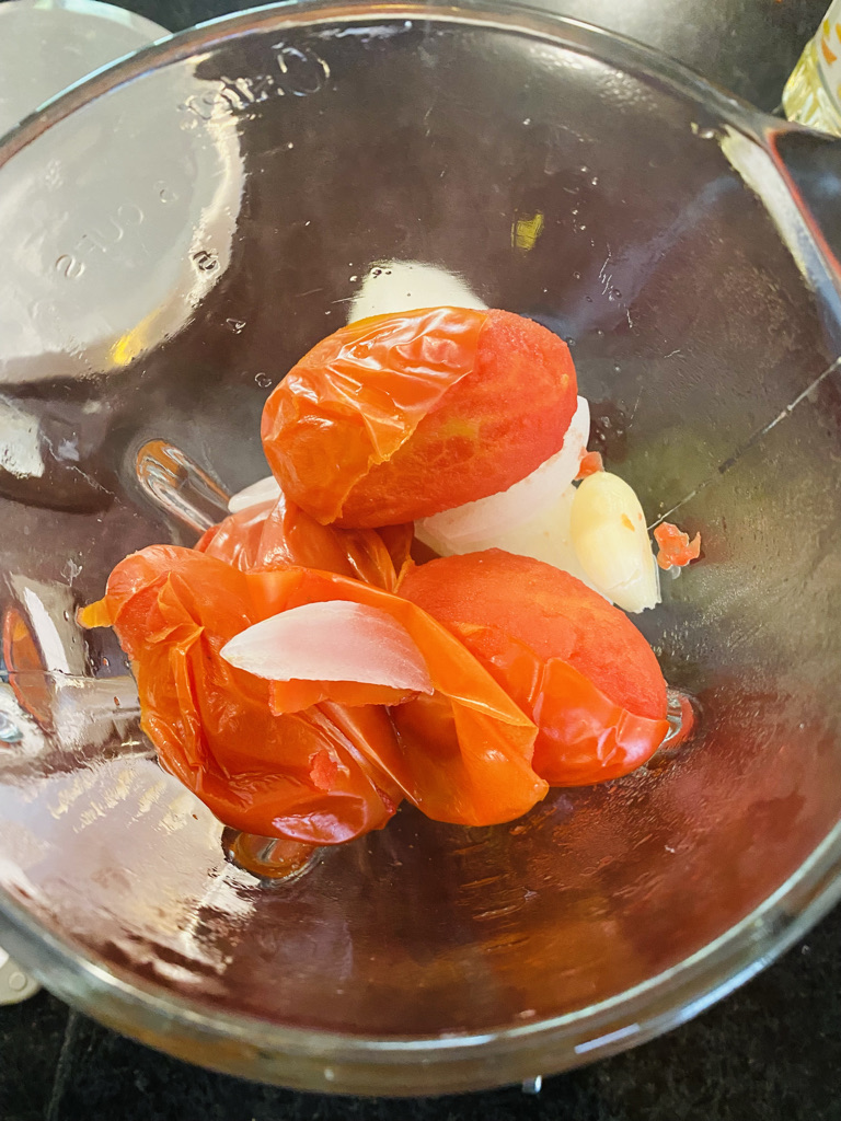 Enjitomatada sauce ingredients ready to blend