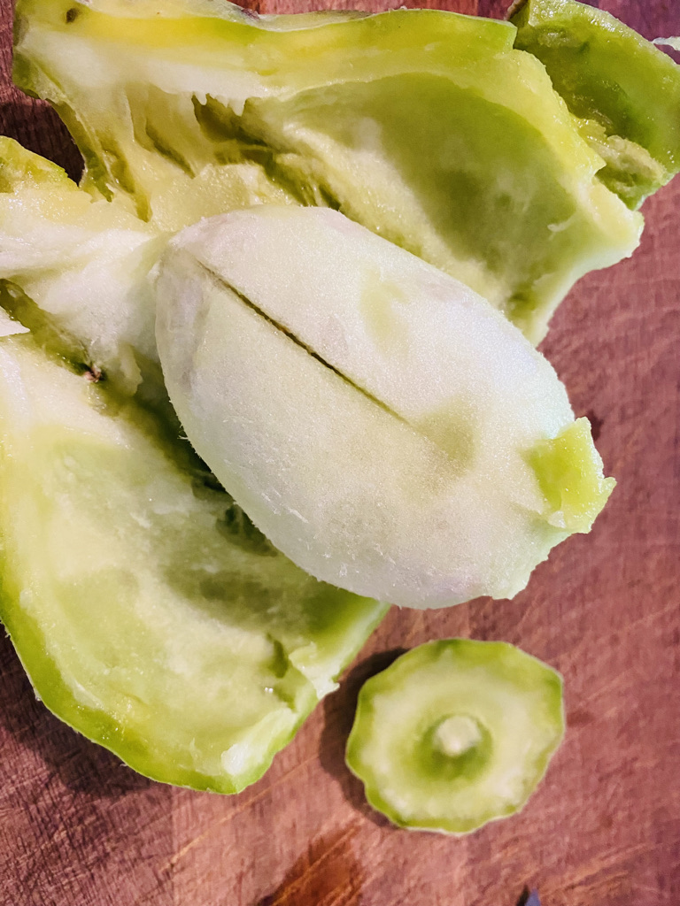 Skinned prickly pear fruit