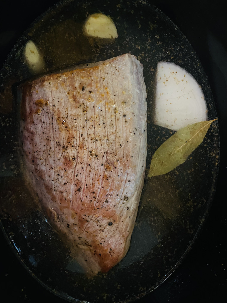 Roast cooking in slow cooker