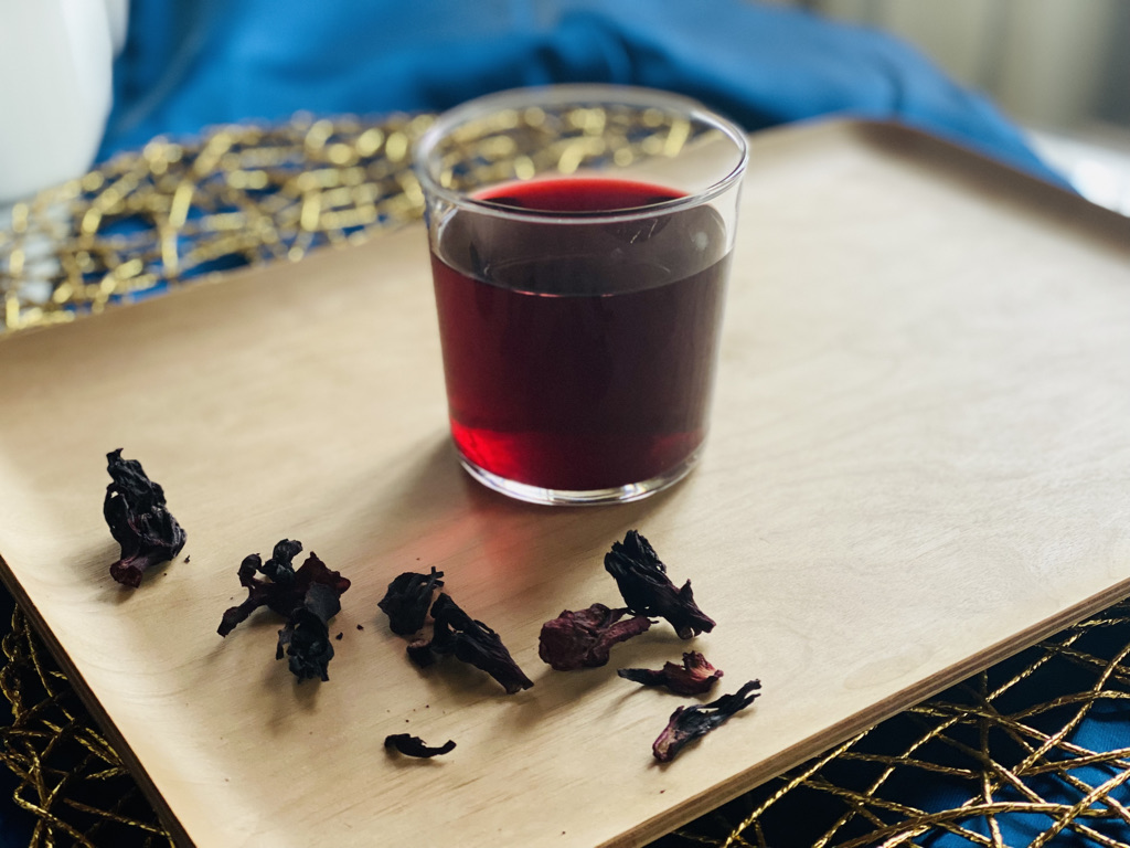 Agua de jamaica with dried hibiscus flowers